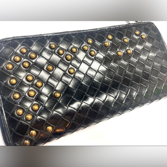 BOTTEGA VENETA VINTAGE STUDDED INTRECCIATO ZIP AROUND LEATHER LONG WALLET - Picture 3 of 16